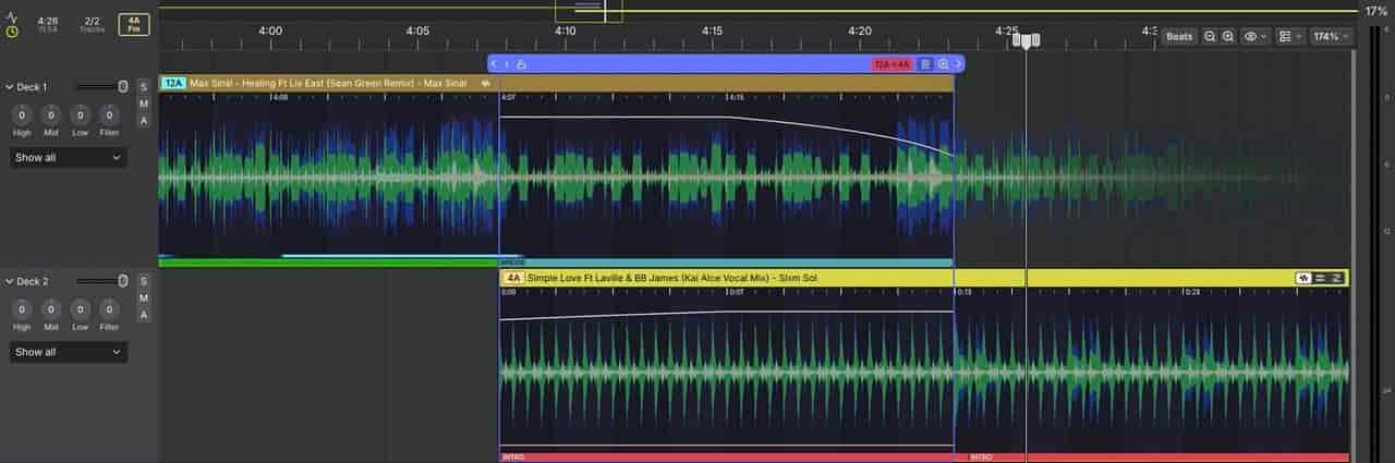 Two tracks overlapping with detected musical phrases in DJ.Studio 5.0