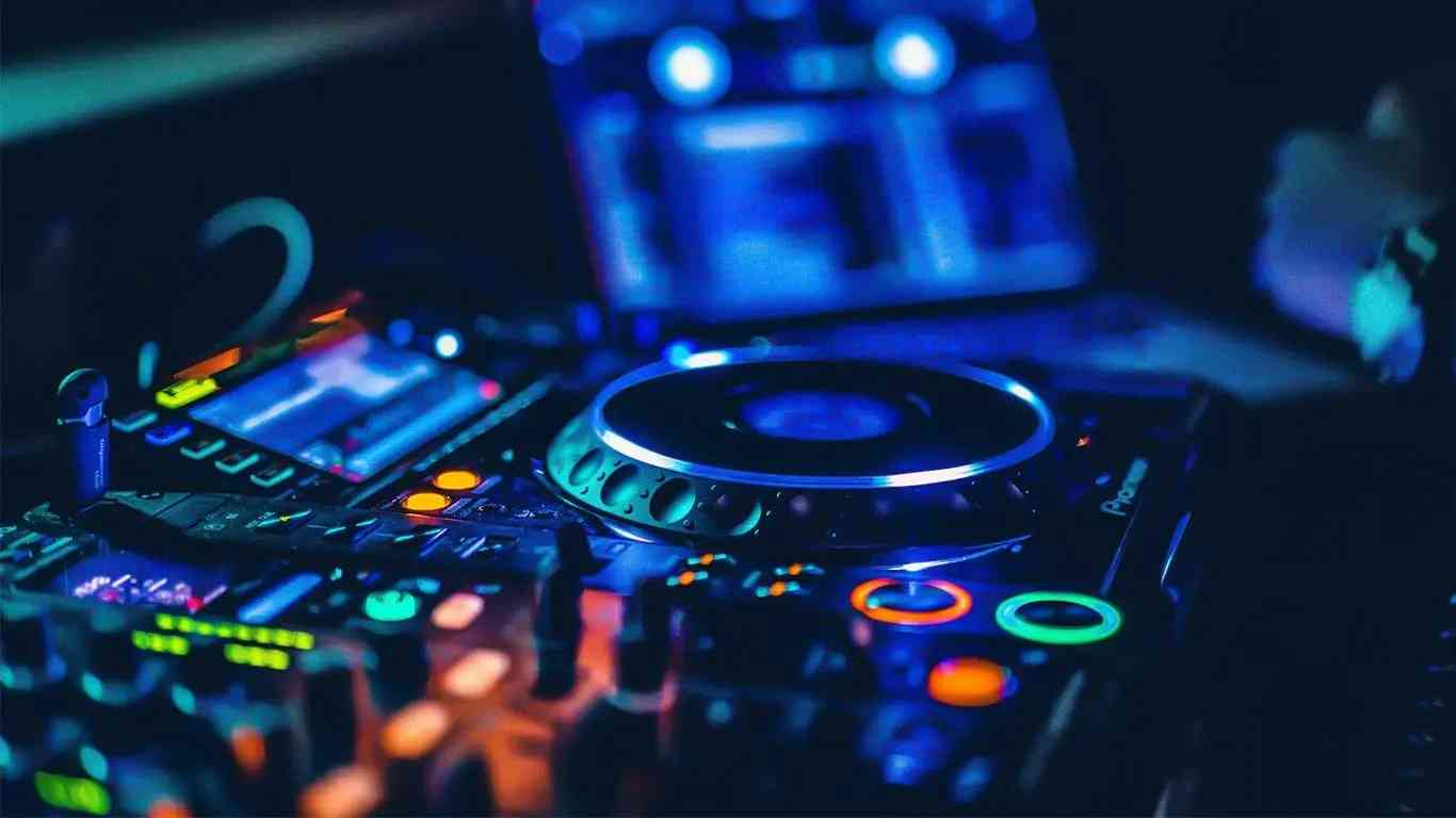 How to choose DJ equipment