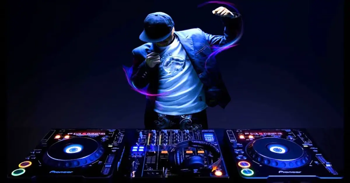 DJ